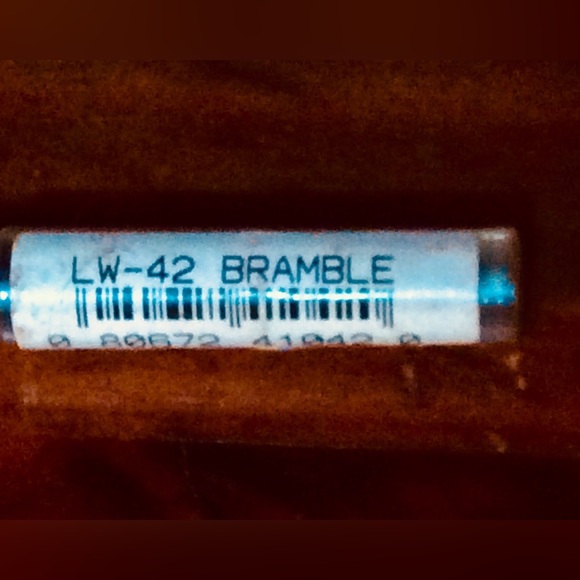 LW-42 Bramble Prestige Waterproof Lipliner Factory Sealed - Picture 3 of 3